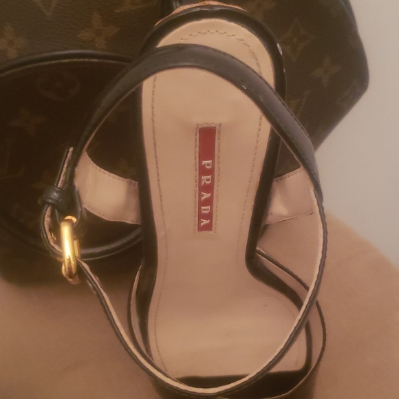 Black Prada Patent Wedge Wicker Heels Sandals - Picture 4 of 8